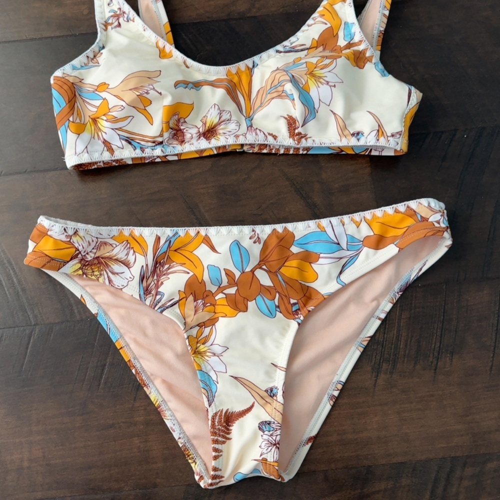 Bikini Set - Picture 3 of 16